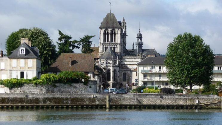 La Chapelle De Monet - Logis Eglantine Villa Bois-Jerome-Saint-Ouen Bagian luar foto